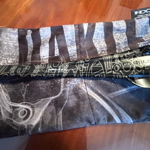 Oakley Fuel Cell Sunglasses 😎 - Picture 5 of 6